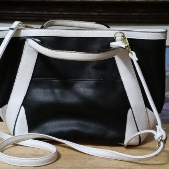 JUICY COUTURE LARGE BLACK&WHITE🎒Like 🆕,LOS ANGELES,Nice Gift! 🎁 - Picture 4 of 7